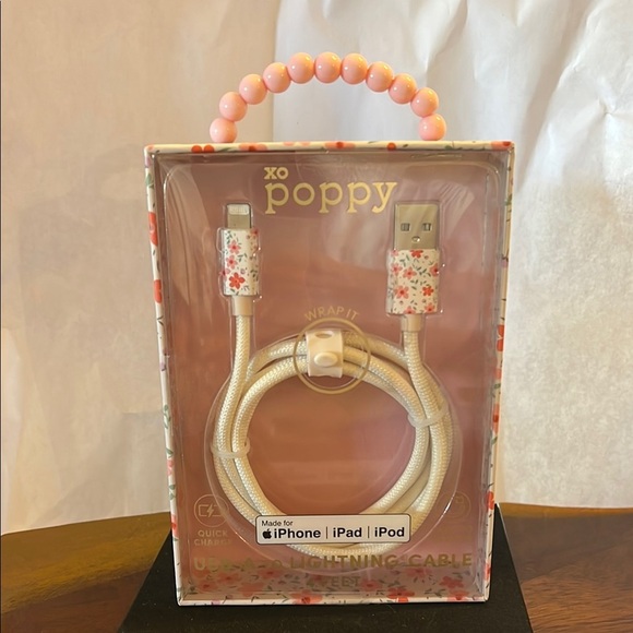 🌸🤍 XO Poppy Lightning Cable 4’ with Pink Beaded Handle 💞 - Picture 1 of 5